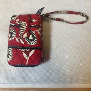Vera Bradley Carry It All Wristlet Wallet in Deco Daisy pattern